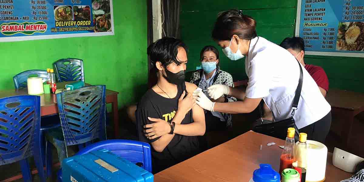 target-herd-immunity-sebelum-pon-tim-vaksinator-mobile-dikerahkan